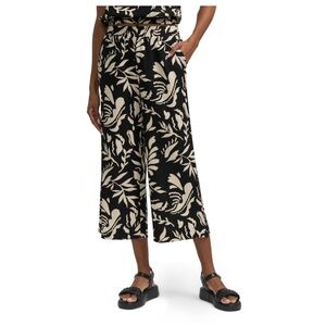 MEXX - NWT Black and Cream Leaf Print Wide Leg Cropped Linen Blend Pants